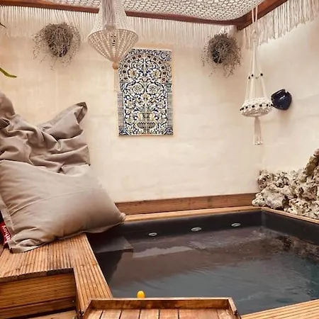 Zorah Complete Mini Pool Lejlighed